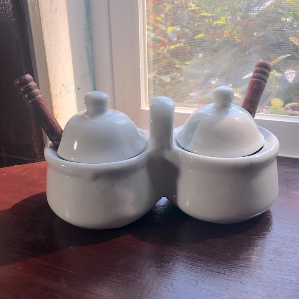 Porcelain ceramic condiment server set